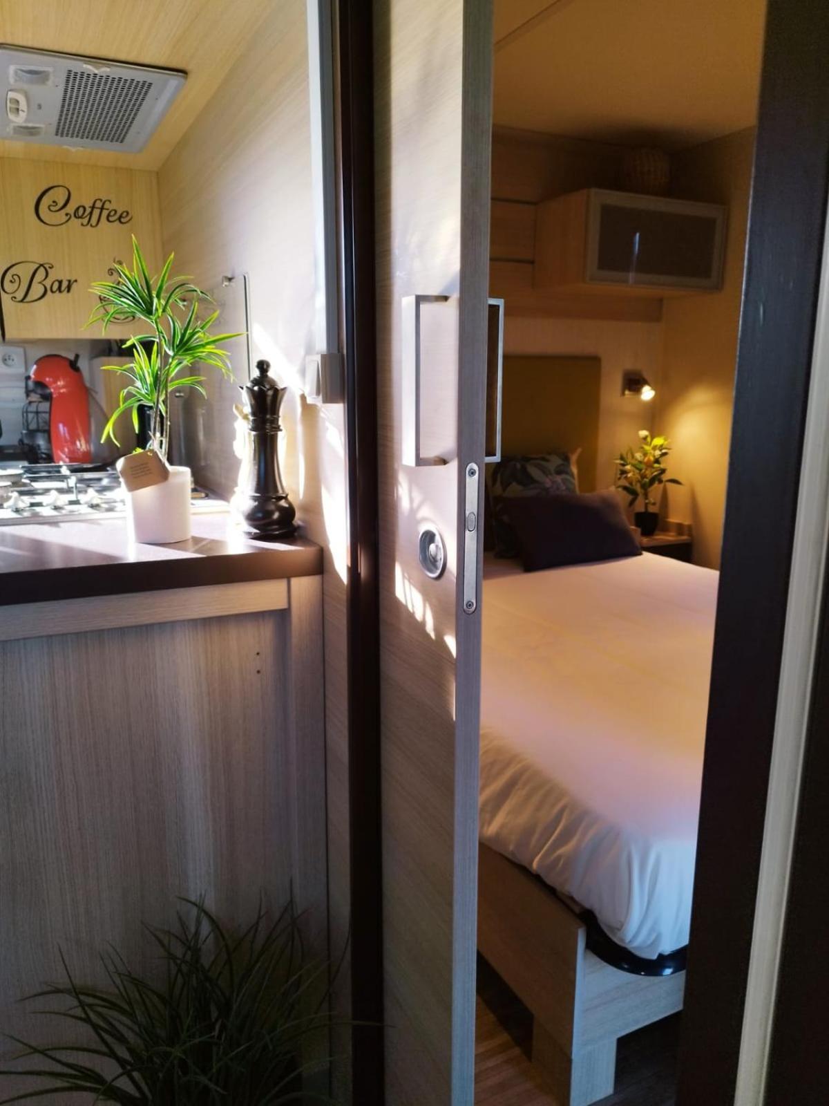 Villa Glamping Frog Farm Foz do Sousa Exterior foto